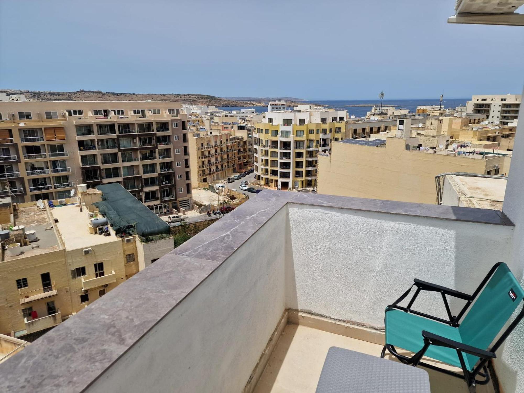 Sky Apartment 3 セント・ポールズ・ベイ エクステリア 写真